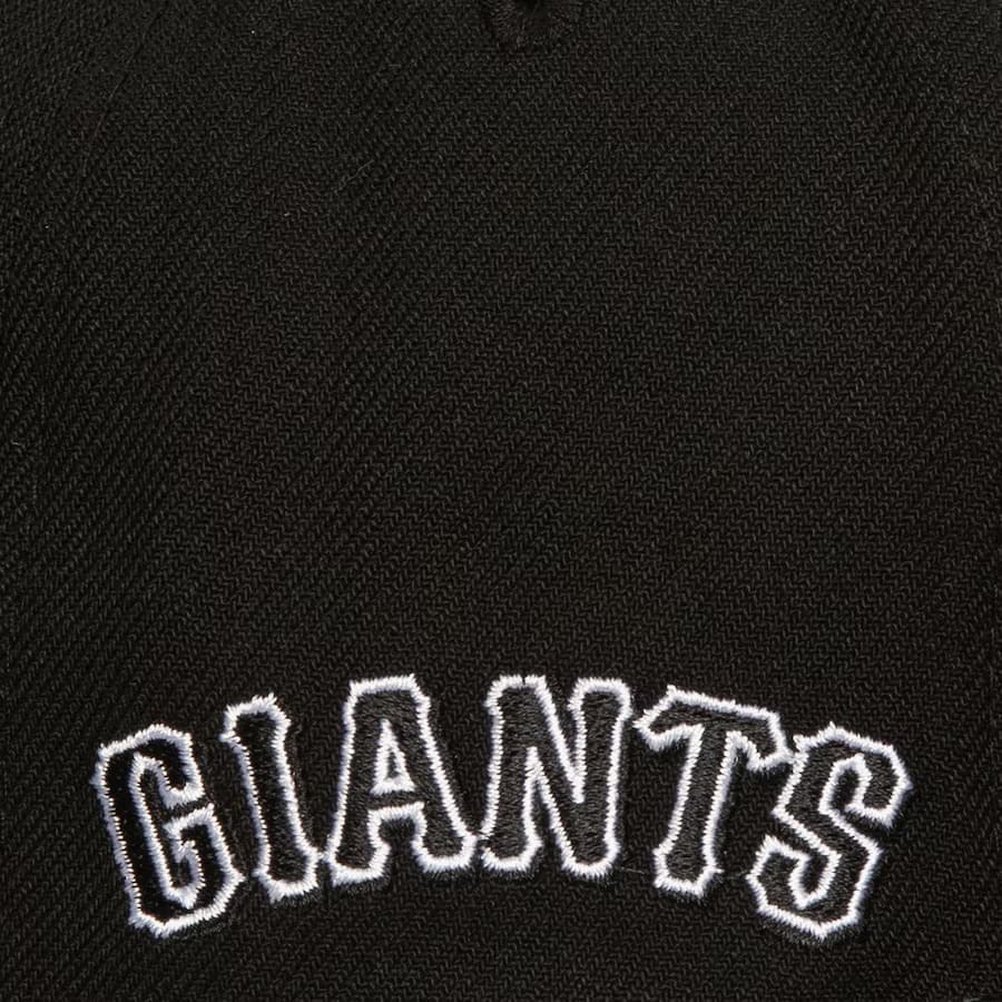 Mitchell-Ness-Black-White-San-Francisco-Giants-Evergreen-OG-Snapback-Hat-2