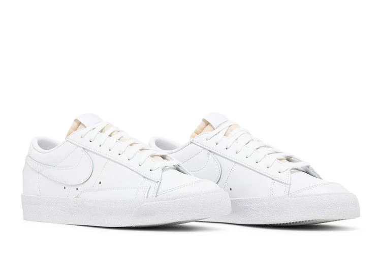Krossovki-Nike-Wmns-Blazer-Low-77-Triple-White-7