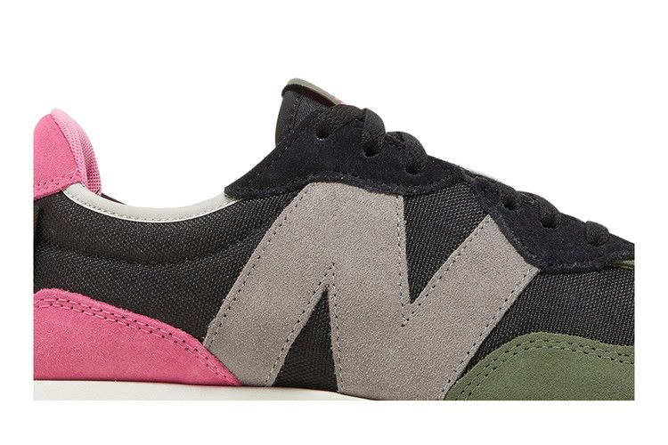 Кроссовки New Balance 327 'Black Pink Green'