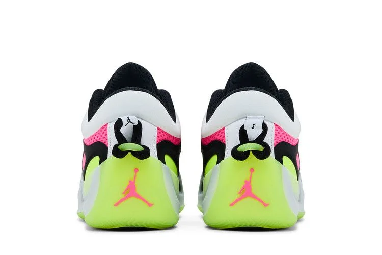 Кроссовки Wmns Air Jordan Heir Series 2 'White Light Lucid Green Pink'