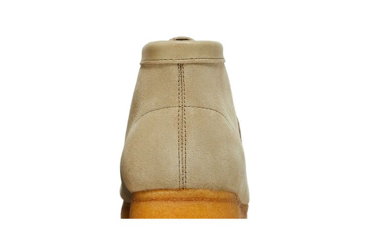 wallabee-boot-maple-suede-26155516_06