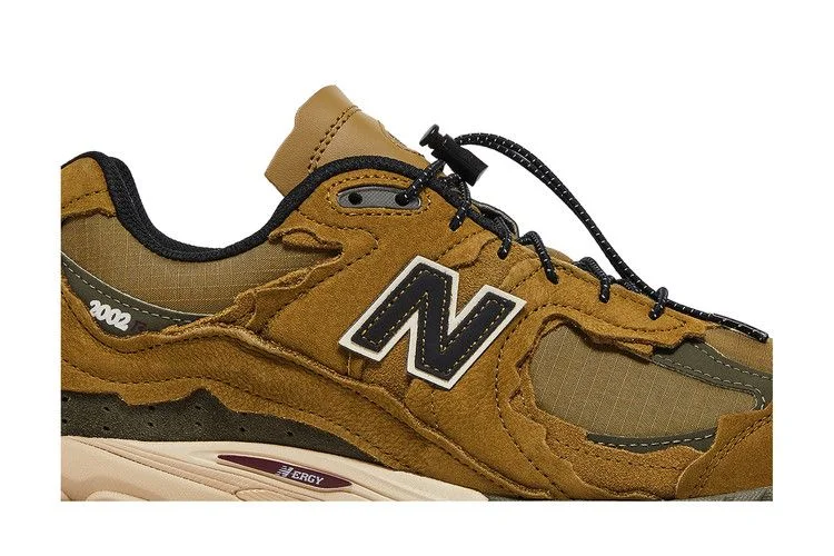 Krossovki-New-Balance-2002R-Protection-Pack-High-Desert-1