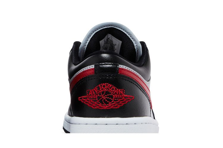 Кроссовки Wmns Air Jordan 1 Low 'Wolf Grey Gym Red'