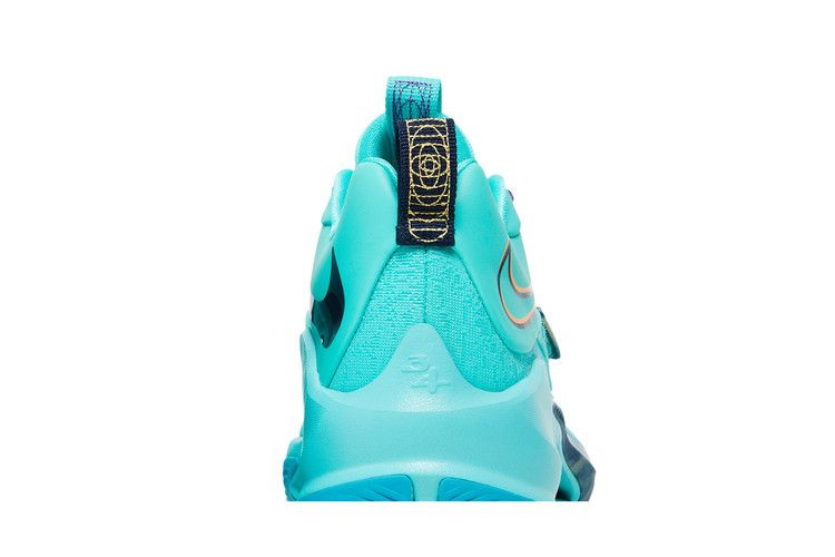 zoom-freak-3-ep-aqua-da0695-400_06