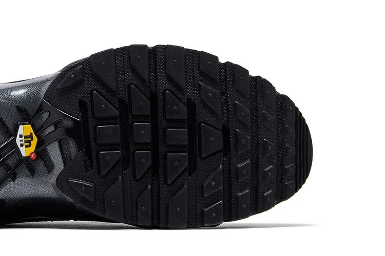 Кроссовки Nike Air Max Plus 'Black Reflective'