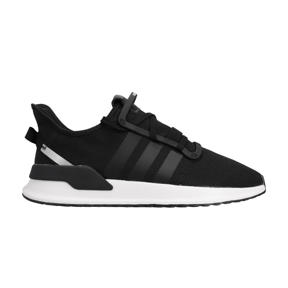 u_path-run-core-black-ee7161