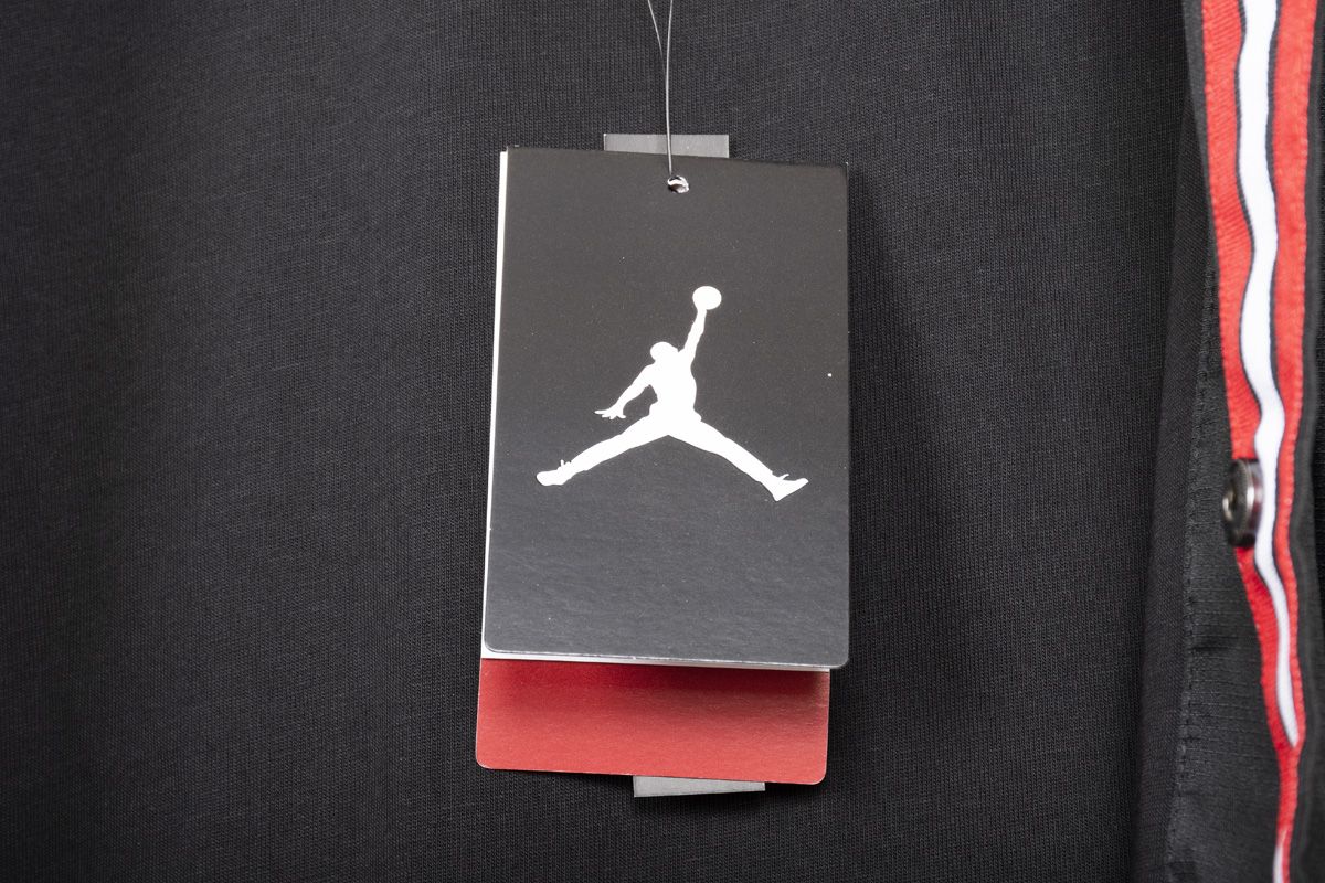 Jordan-Brand-x-PSG-2018-12