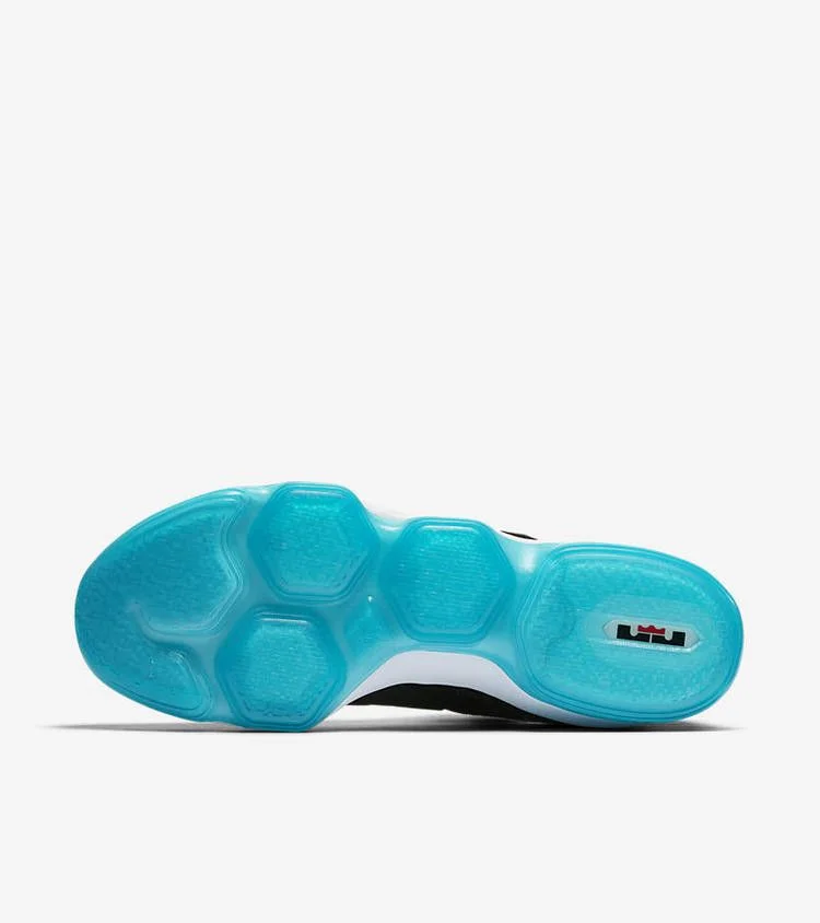 Krossovki-Nike-LeBron-14-Red-Carpet-4