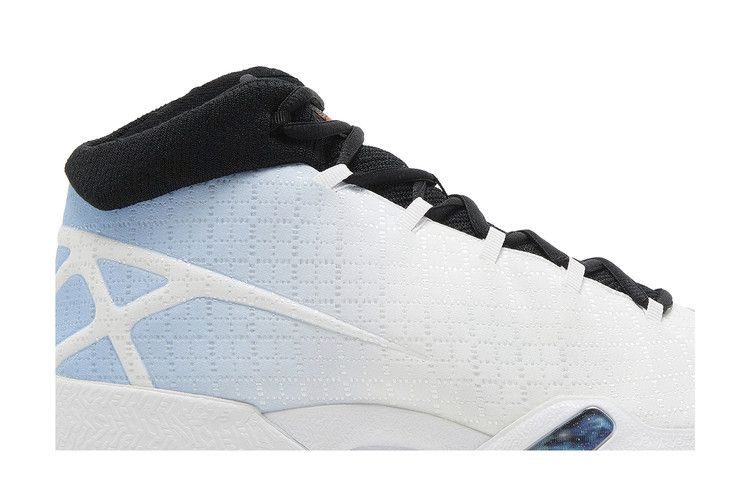 air-jordan-xxx-811006-107_01