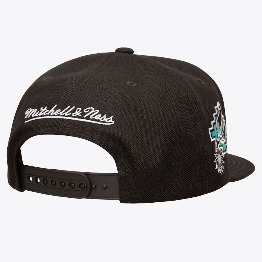 Mitchell-Ness-Black-San-Antonio-Spurs-Hardwood-Classics-Double-Up-Snapback-Hat-1