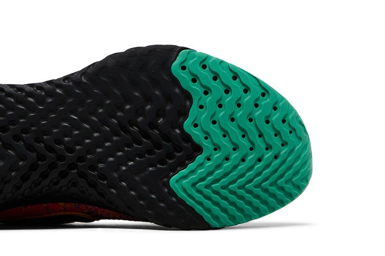 Кроссовки Nike Wmns Epic React Flyknit 2 'Black Ember Glow'
