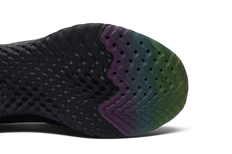 Кроссовки Nike Epic React Flyknit 'Be True'