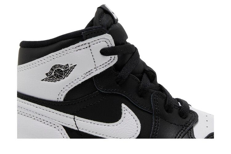 air-jordan-1-retro-high-og-td-black-white-2-0-fd1413-010_01