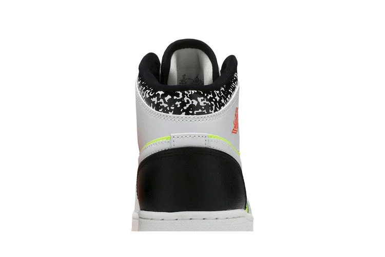 Krossovki-Air-Jordan-1-Mid-GS-Notebook-6