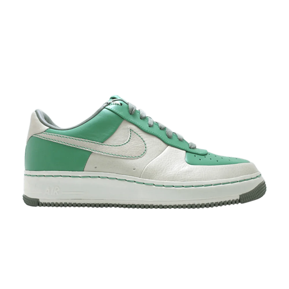 Krossovki-Nike-Air-Force-1-Supreme