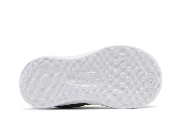 Krossovki-Nike-Revolution-6-TD-Rough-Green-Barely-Volt-3