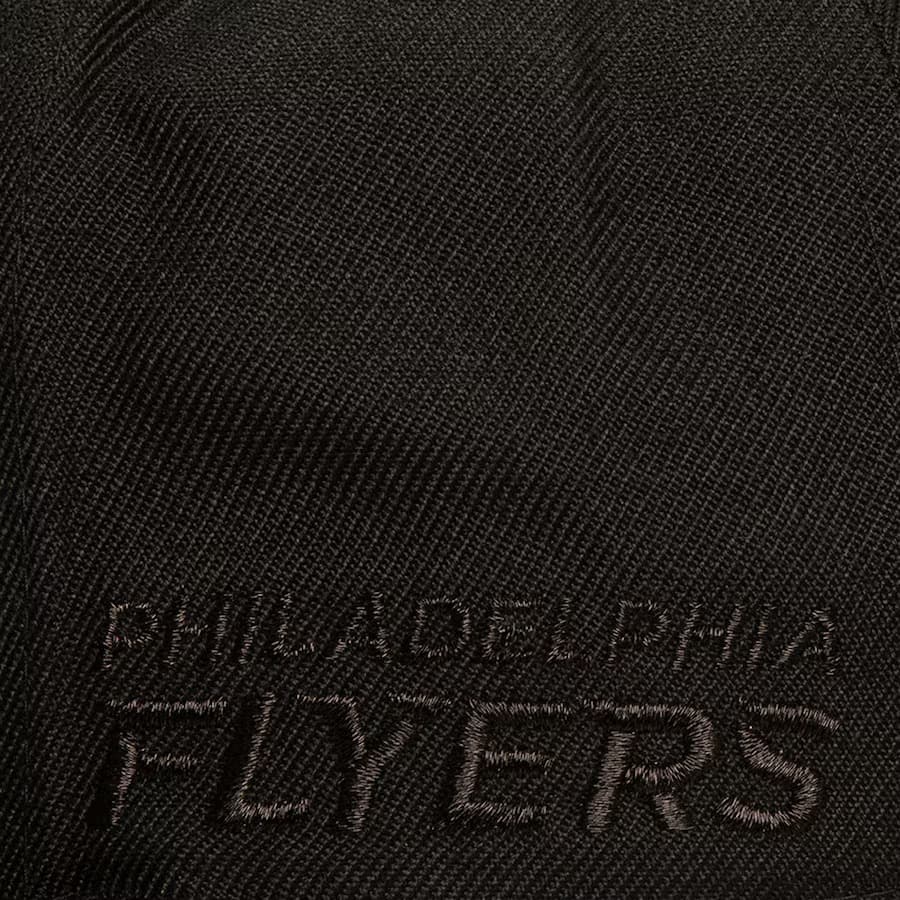 Бейсболка Mitchell & Ness Black Philadelphia Flyers Pearl Snapback Hat