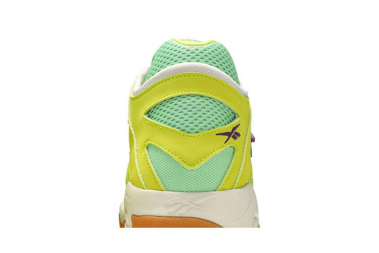 pump-court-hero-yellow-fv7901_06