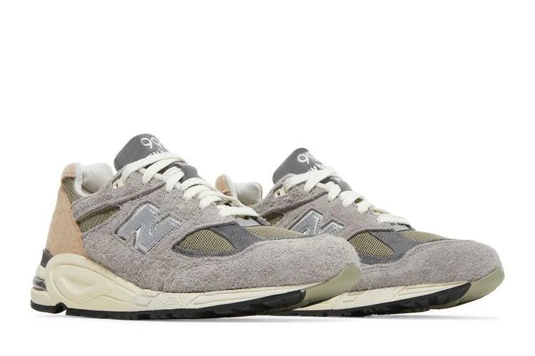 Krossovki-Teddy-Santis-x-New-Balance-990v2-Made-in-USA-Marblehead-7