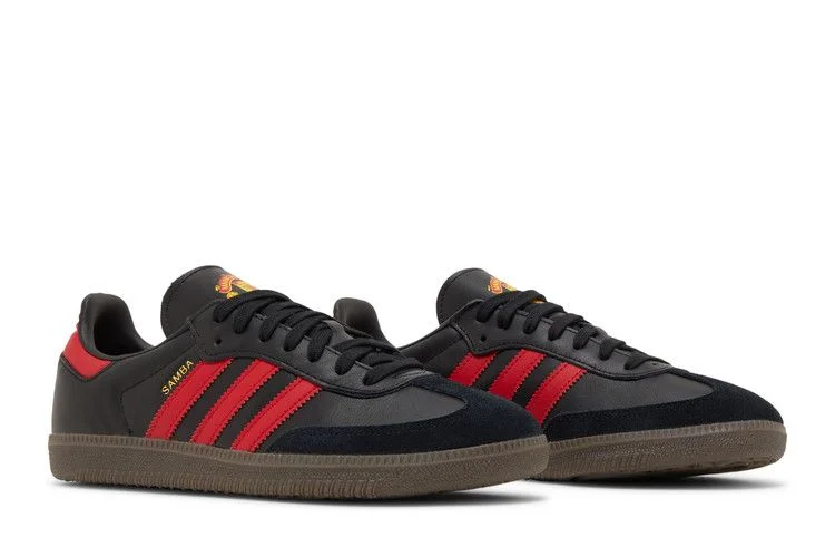 Krossovki-Manchester-United-x-adidas-Samba-Team-Black-Real-Red-7