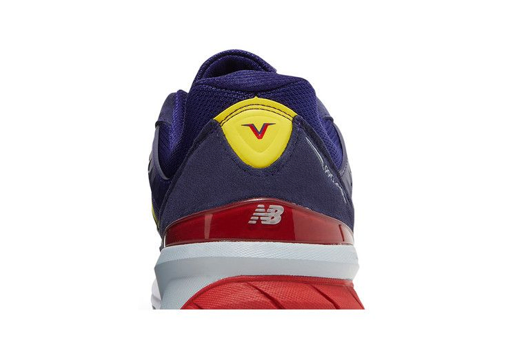 990v5-made-in-usa-virtual-violet-first-light-m990ga5_06