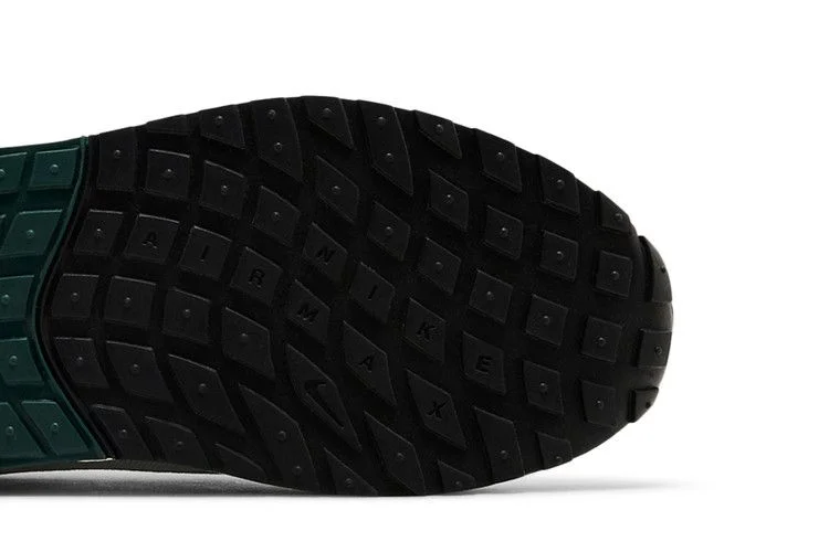 Krossovki-Nike-Air-Max-Solo-NCAA-Pack-Michigan-State-4