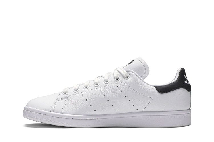 mickey-mouse-x-stan-smith-black-white-fw2895_02