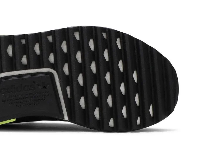 Krossovki-Adidas-NMD_R1-Trail-J-Black-Solar-Yellow-4
