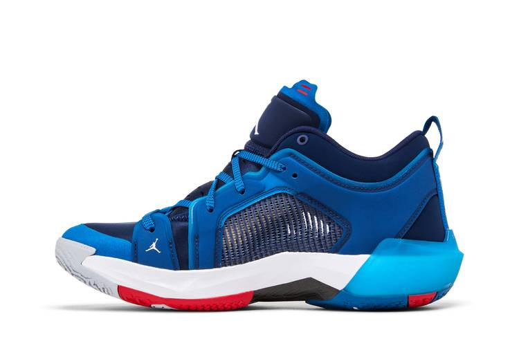 air-jordan-37-low-fraternity-dv9909-401_02