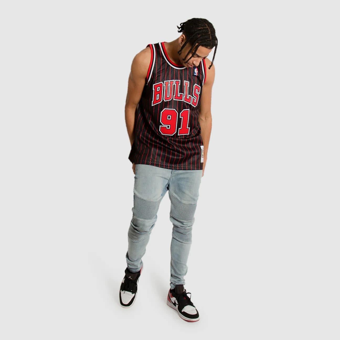 1995-1996-Chicago-Bulls-Dennis-Rodman-91-Swingman-Hardwood-Classic-Pinstripe-Jersey-3