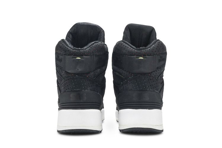 sneakersnstuff-x-pump-certified-blacklights-m44383_05