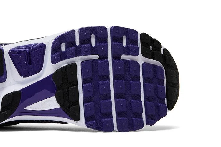 Krossovki-Nike-Air-Zoom-Vomero-5-Metallic-Silver-Court-Purple-4