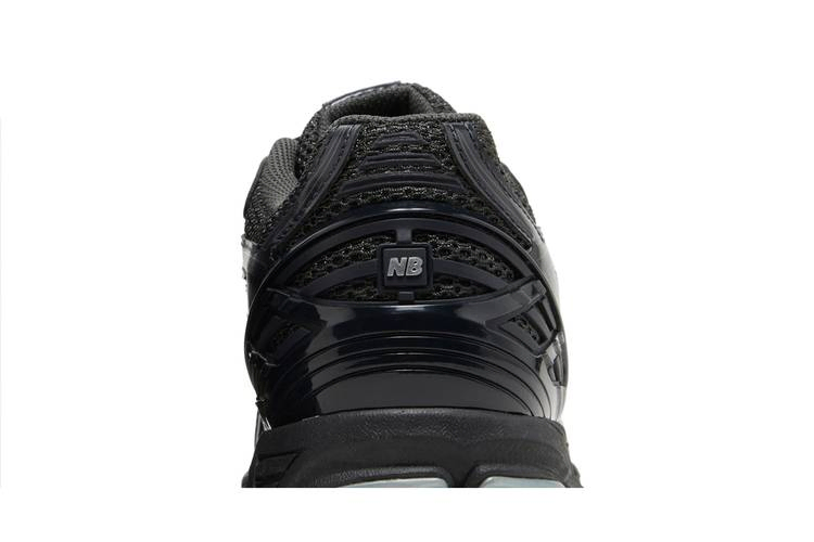Кроссовки New Balance 1906R 'Black Metallic Silver'