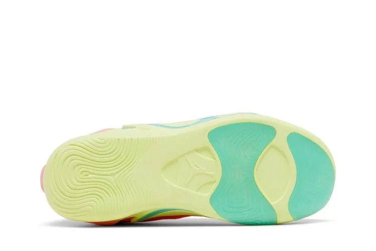 Krossovki-Air-Jordan-Tatum-1-GS-Pink-Lemonade-3