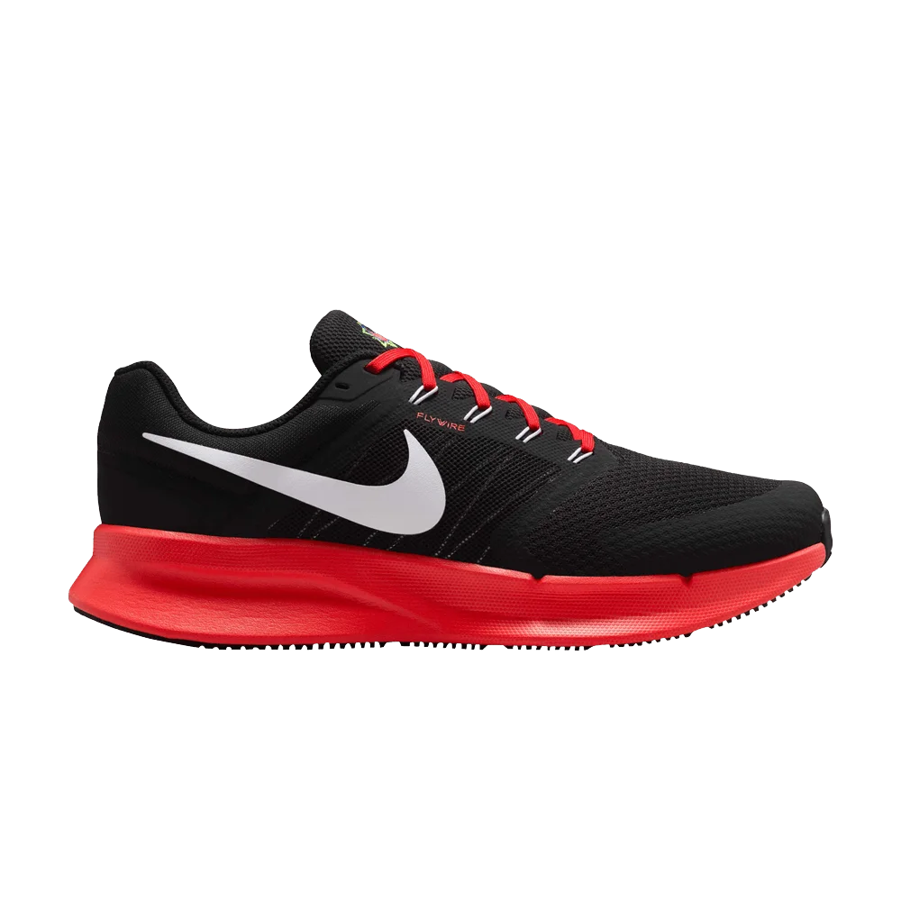 Krossovki-Nike-Run-Swift-3-Black-Bright-Crimson-White