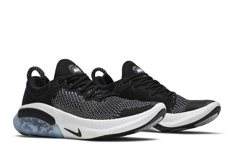 wmns-joyride-run-flyknit-black-white-aq2731-001_07