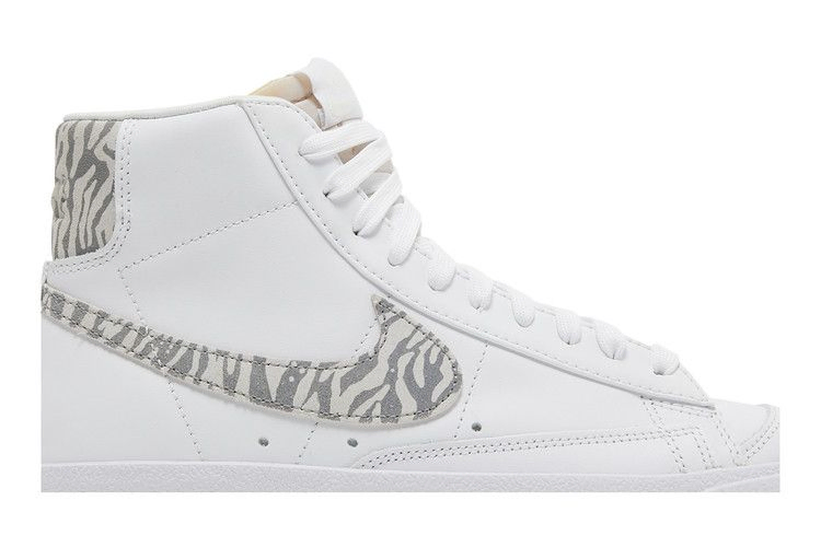 Кроссовки Nike Wmns Blazer Mid '77 SE 'Zebra'