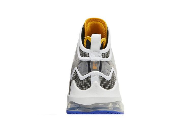 Кроссовки Nike LeBron 19 EP 'Graduate'