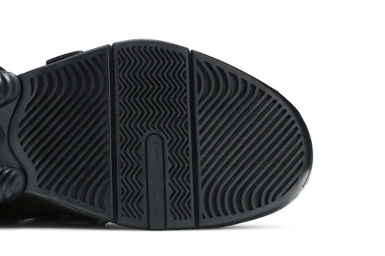 air-edge-270-triple-black-aq8764-003_04
