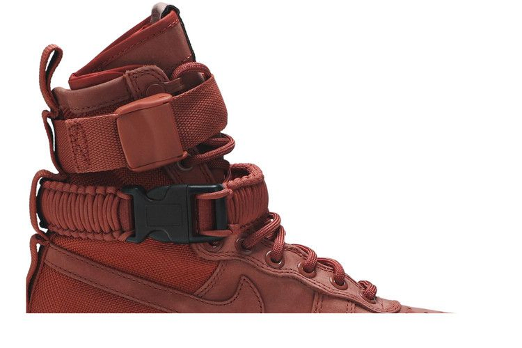 wmns-special-field-air-force-1-dusty-peach-857872-202_01