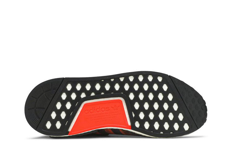 nmd_r1-black-solar-red-g27917_03