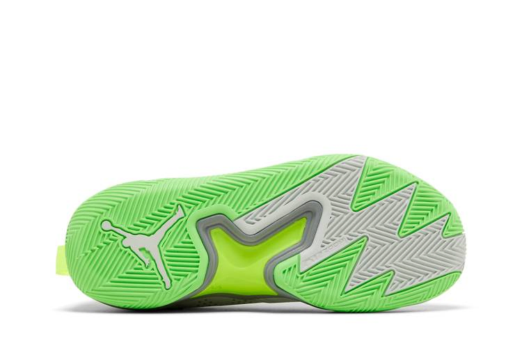 jordan-one-take-4-grey-green-strike-dz3338-003_03
