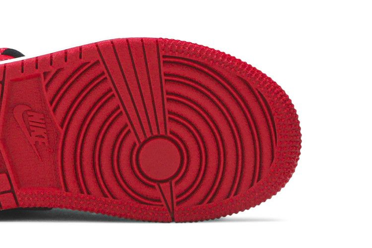 air-jordan-1-mid-ps-banned-640734-074_04