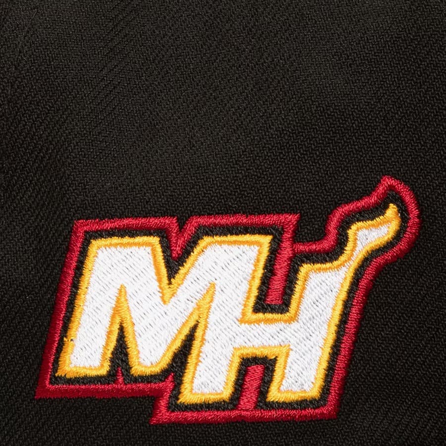 Mitchell-Ness-Black-Miami-Heat-Diamonds-Up-Snapback-Hat-2