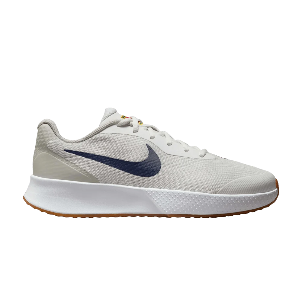 Krossovki-Wmns-NikeCourt-Vapor-Lite-3-HC-Light-Bone-Binary-Blue