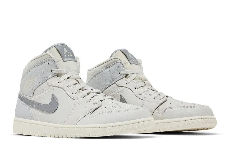 Krossovki-Air-Jordan-1-Mid-Retro-SE-Grey-Fog-7