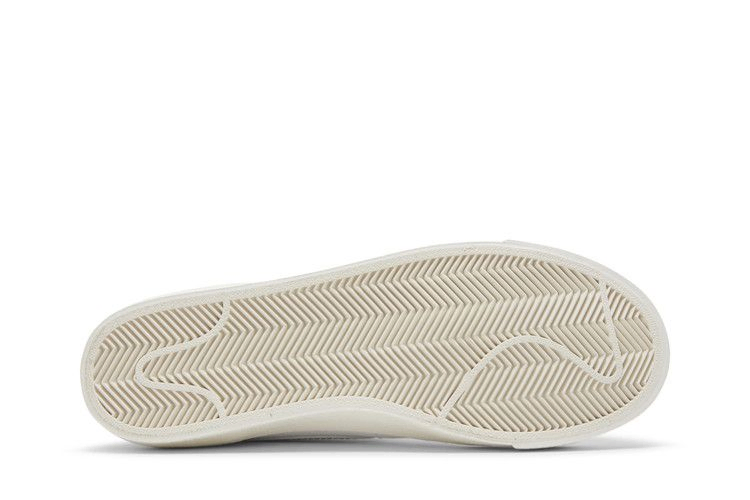 Кроссовки Nike Wmns Blazer Mid '77 Essential 'White Metallic Silver'