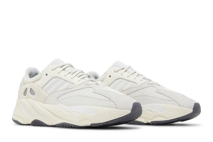 Krossovki-adidas-Mens-Yeezy-Boost-700-Analog-7