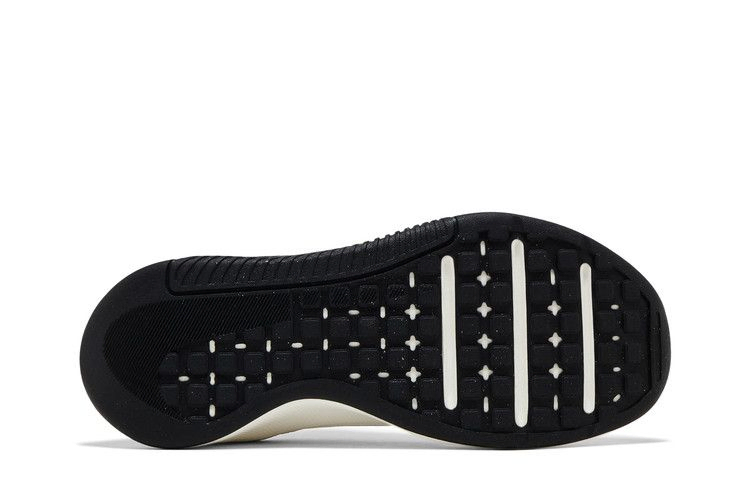Кроссовки Nike Wmns MC Trainer 3 Premium 'Summit White Metallic Silver'