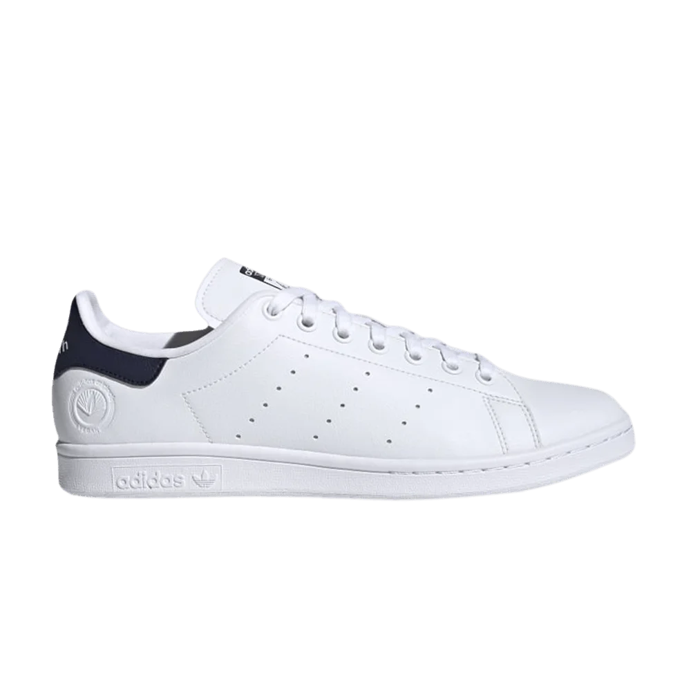 Krossovki-Adidas-Stan-Smith-Vegan-White-Collegiate-Navy